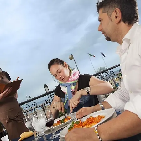 Oceania ホテル ベラーリア・イジェア・マリーナ