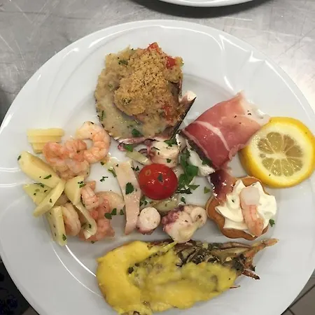 Oceania ホテル 3*